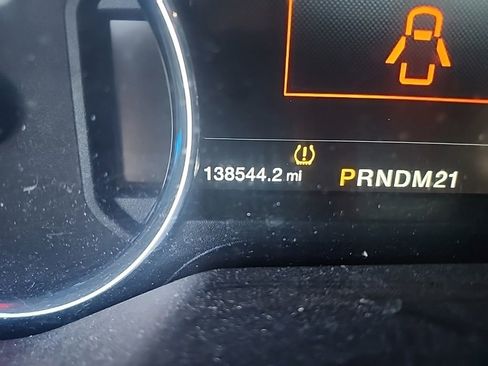 Used 2015 Ford F150 Lariat image 2