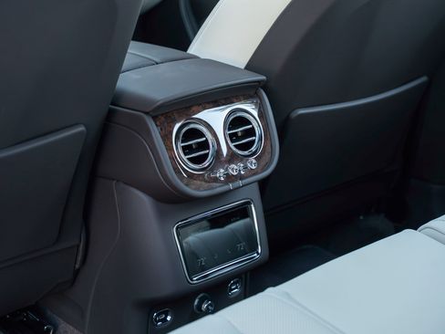 Certified 2025 Bentley Bentayga image 44