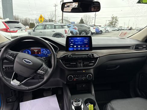 Used 2020 Ford Escape Titanium image 14