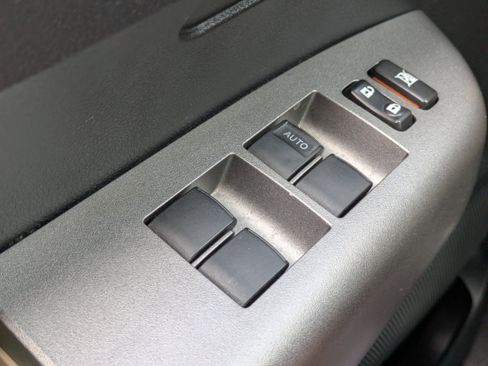 Used 2012 Toyota Tundra 4x4 Double Cab image 22