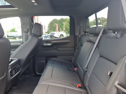 Used 2024 Chevrolet Silverado 1500 LTZ w/ LTZ Premium Package AWD/4WD image 7