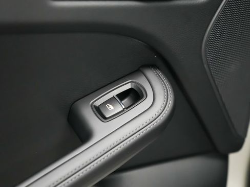 Used 2026 Porsche Macan Turbo AWD/4WD image 16