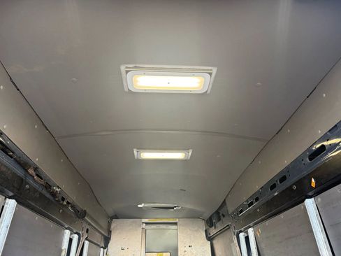 Used 2019 Ford Transit 250 148 High Roof Extended image 22