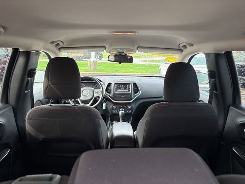 Used 2016 Jeep Cherokee Latitude image 10