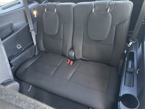 Used 2024 Ford Explorer XLT image 32