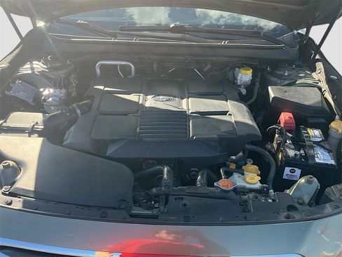 Used 2019 Subaru Outback 3.6R Limited image 32