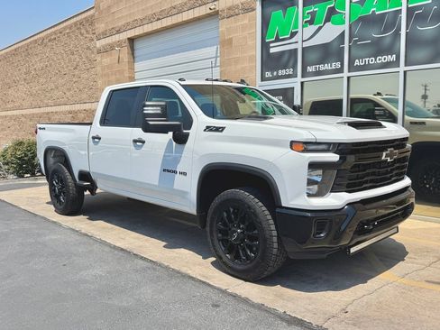 Used 2025 Chevrolet Silverado 2500 Custom w/ Custom Value Package AWD/4WD image 7