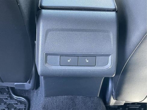 Used 2025 Volkswagen Jetta SEL FWD image 16
