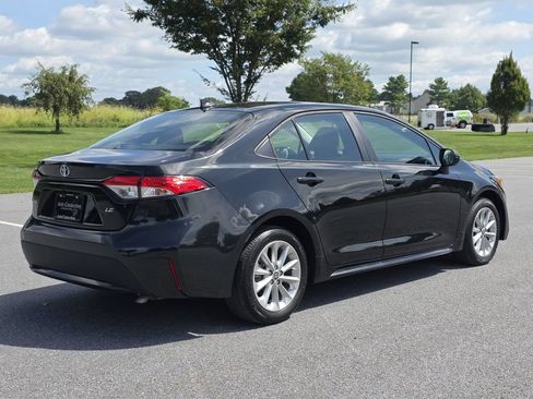 Used 2022 Toyota Corolla LE w/ LE Convenience Package FWD image 7