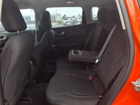 Used 2018 Jeep Compass Sport w/ Tech Group AWD/4WD image 17