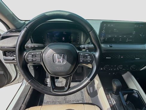 Used 2023 Honda Accord EX-L image 10