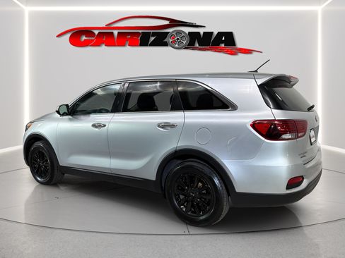 Used 2019 Kia Sorento FWD V6 image 9