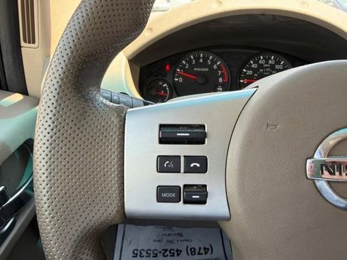 Used 2015 Nissan Frontier SV w/ SV Value Truck Package RWD image 18