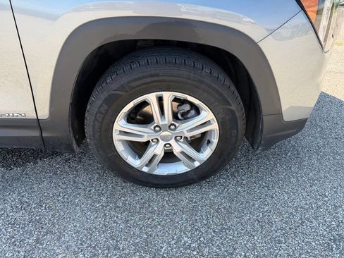 Used 2024 GMC Terrain SLE FWD image 34