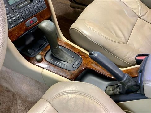 Used 1999 Volvo C70 LT FWD image 16