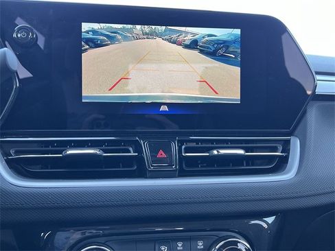 Used 2024 Chevrolet TrailBlazer LT w/ Driver Confidence Package image 11