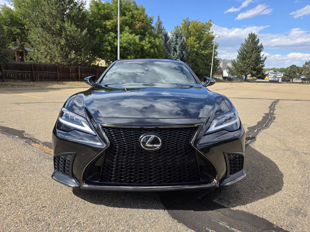 Used 2023 Lexus LS 500 F Sport w/ Accessory Package (Z1) AWD/4WD image 11