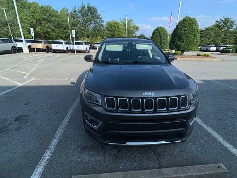 Used 2018 Jeep Compass Limited w/ Navigation Group AWD/4WD image 15