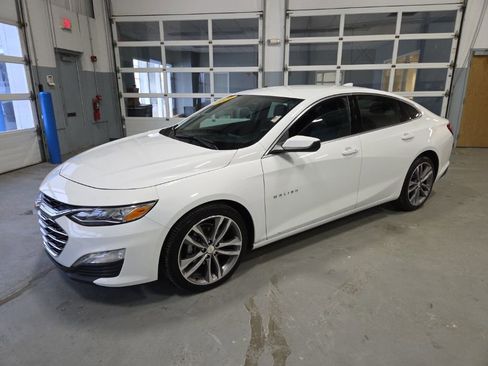 Used 2024 Chevrolet Malibu LT image 3