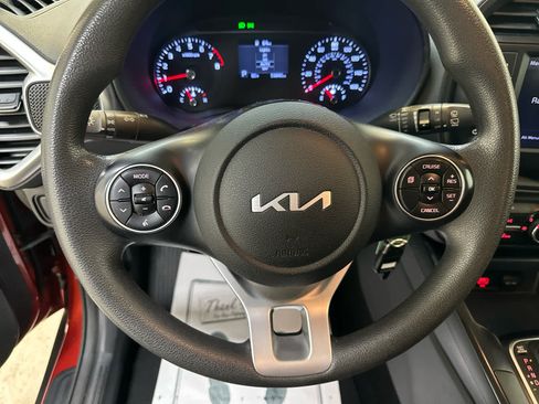 Used 2022 Kia Soul LX image 12