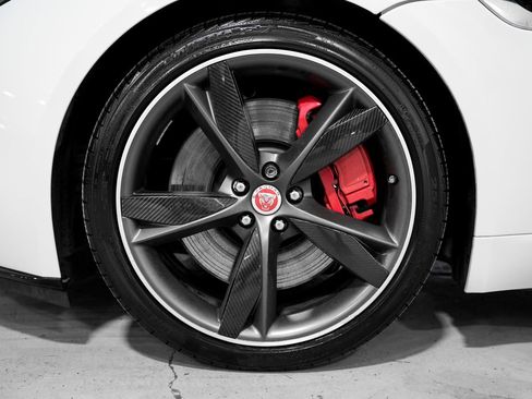 Used 2018 Jaguar F-TYPE R AWD/4WD image 29