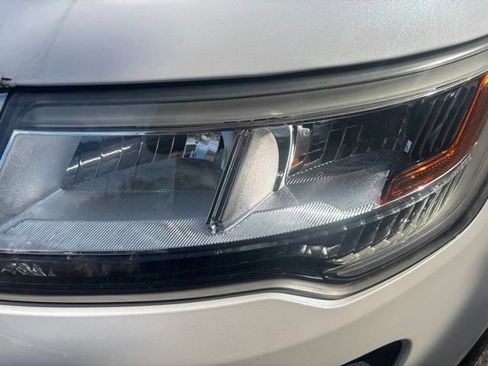 Used 2018 Ford Explorer Limited w/ Equipment Group 301A AWD/4WD image 2