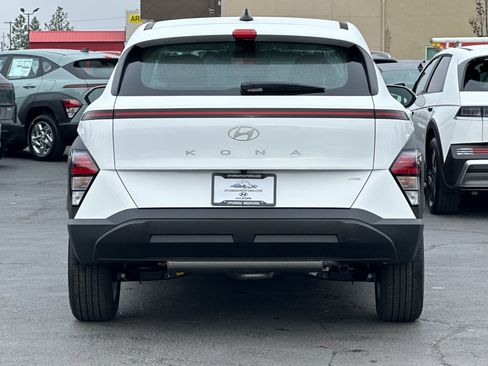 New 2026 Hyundai Kona SE image 5