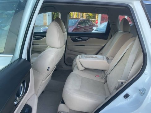 Used 2014 Nissan Rogue S FWD image 22