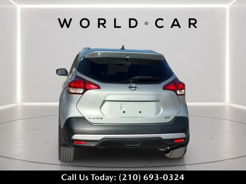 Used 2019 Nissan Kicks SR w/ SR Premium Package FWD image 6