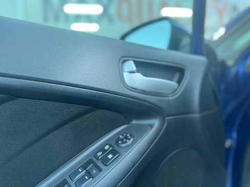 Used 2017 Kia Forte LX FWD image 35