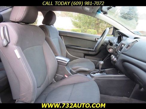 Used 2010 Kia Forte Koup EX image 7