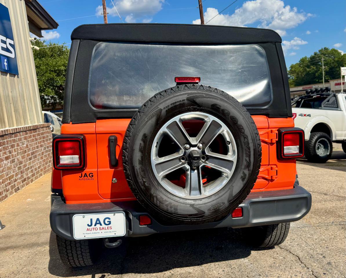 Used 2018 Jeep Wrangler Unlimited Sahara AWD/4WD image 12