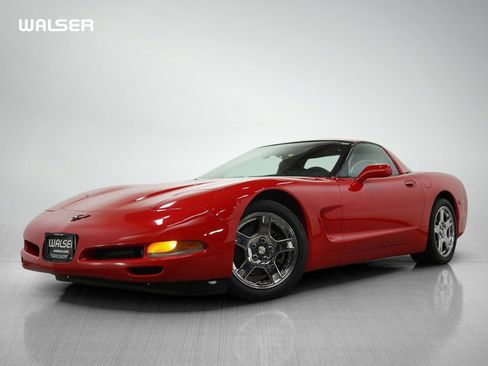 Used 1999 Chevrolet Corvette Coupe w/ Roof Pkg RWD image 1