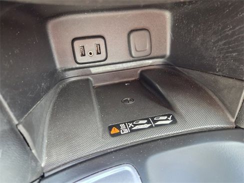 Certified 2018 Chevrolet Equinox Premier image 25