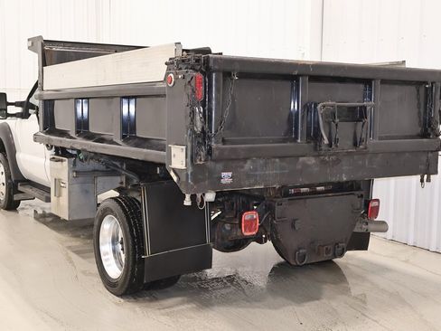 Used 2016 Ford F550 4x4 Regular Cab Super Duty image 7