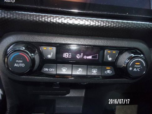 Used 2021 Nissan Kicks SV FWD image 19