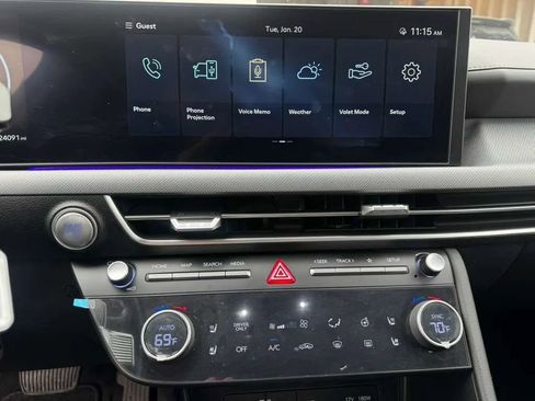 Used 2025 Hyundai Sonata Limited image 36