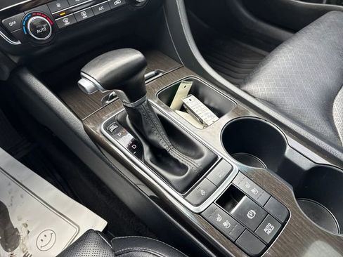 Used 2020 Kia Optima Premium image 17