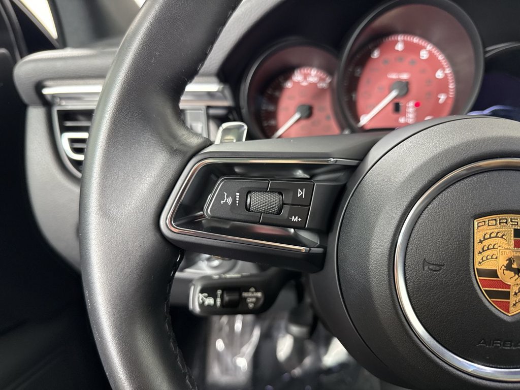 Certified 2023 Porsche Macan AWD/4WD image 38