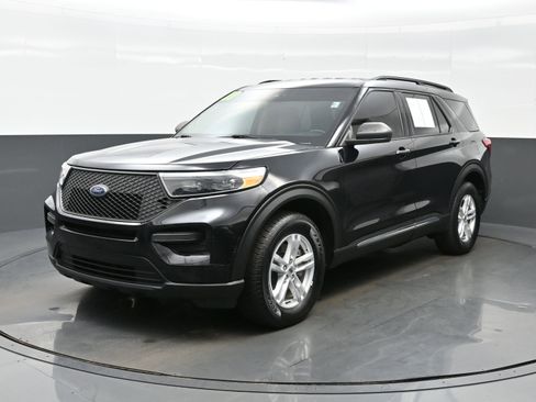 Used 2021 Ford Explorer XLT w/ Class III Trailer Tow Package image 2