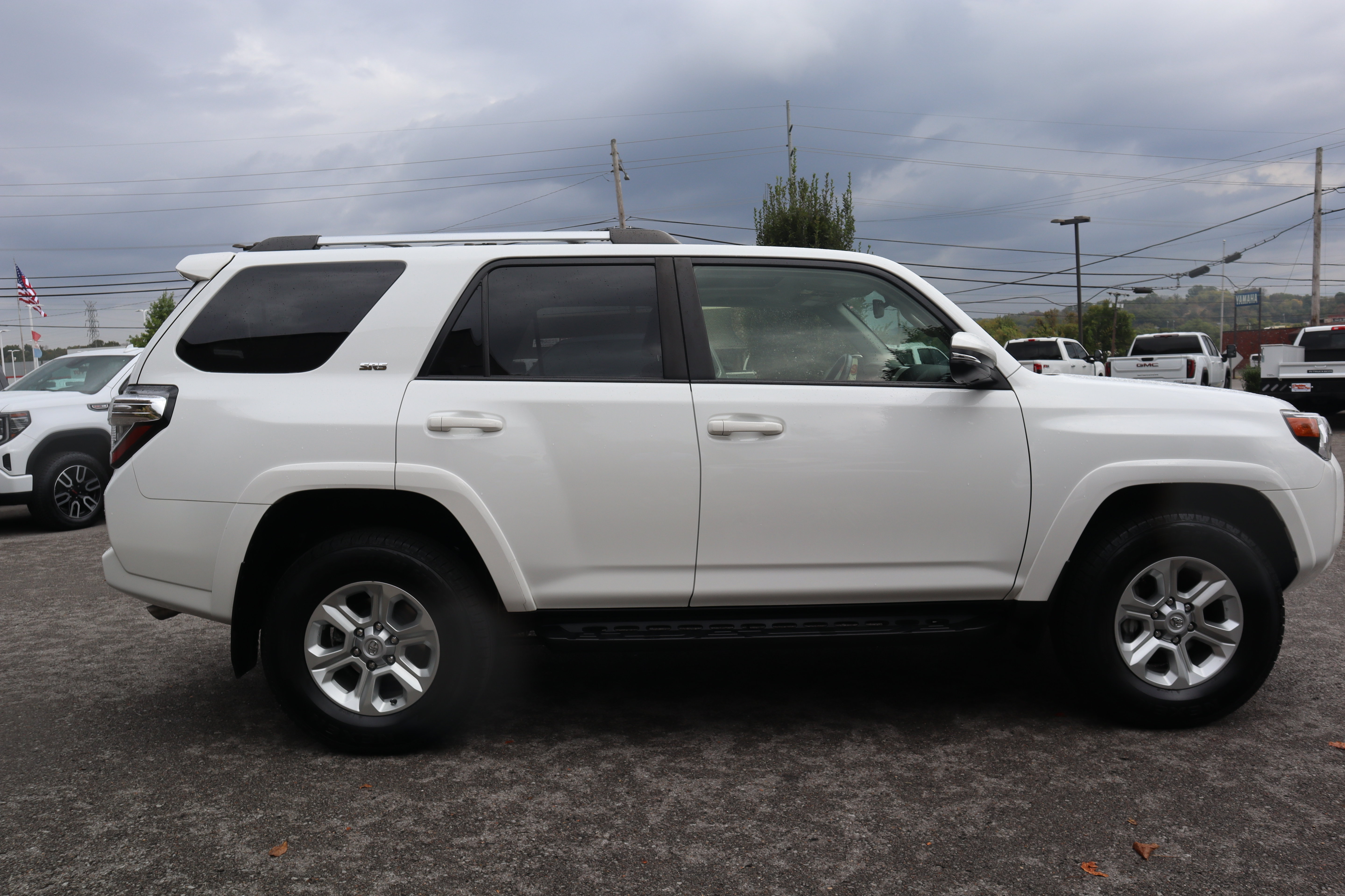 Used 2023 Toyota 4Runner SR5 Premium w/ Moonroof Package AWD/4WD image 6