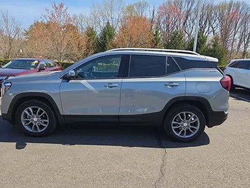 Used 2023 GMC Terrain SLT w/ Tech Package image 8