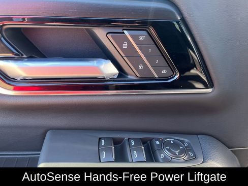 New 2026 GMC Yukon XL Denali w/ Denali Reserve Package image 13