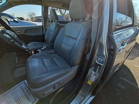 Used 2020 Toyota Sienna XLE image 6