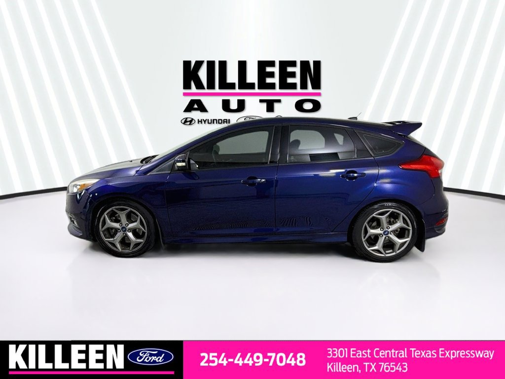 Used 2017 Ford Focus ST FWD image 4