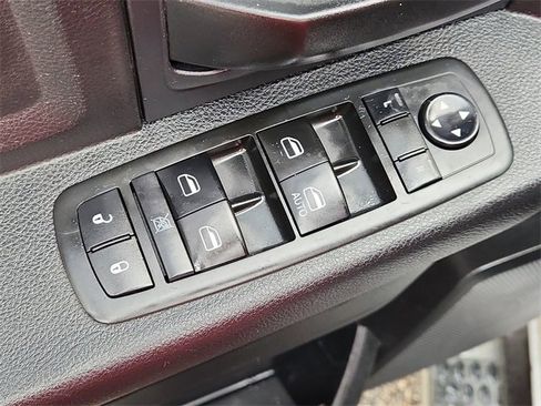 Used 2015 RAM 2500 Tradesman w/ Chrome Appearance Group image 21