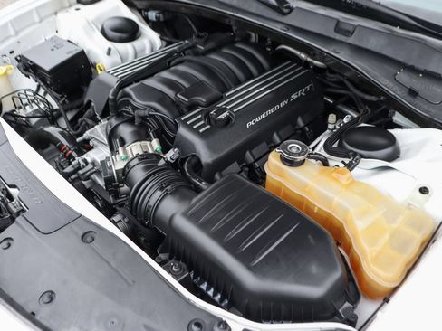 Used 2018 Dodge Charger R/T Scat Pack w/ Dynamics Package RWD image 13