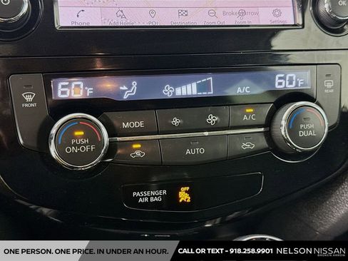 Certified 2018 Nissan Rogue SL FWD image 16