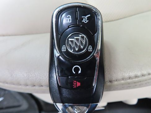Used 2019 Buick Enclave Essence image 57