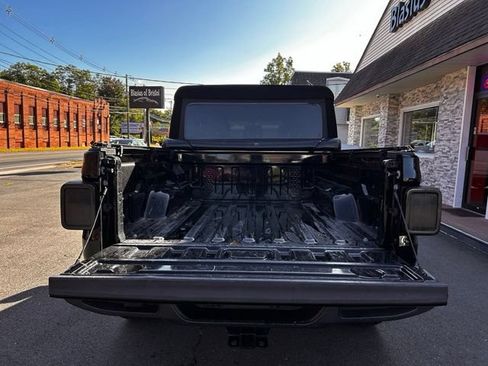 Used 2022 Jeep Gladiator Sport AWD/4WD image 9